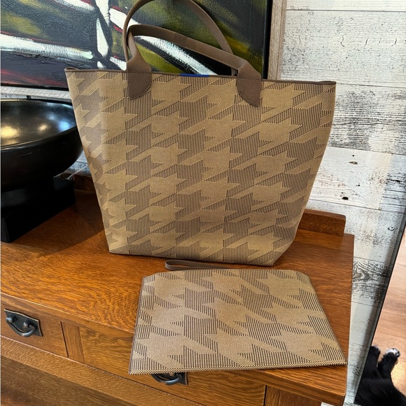Rothy’s Lightweight Tote Dark Camel Houndstooth Collector’s Edition!!! - Picture 8 of 10